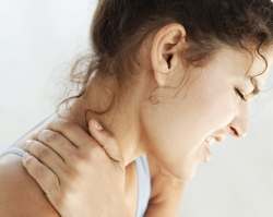 neck-pain-thyroid-symptoms